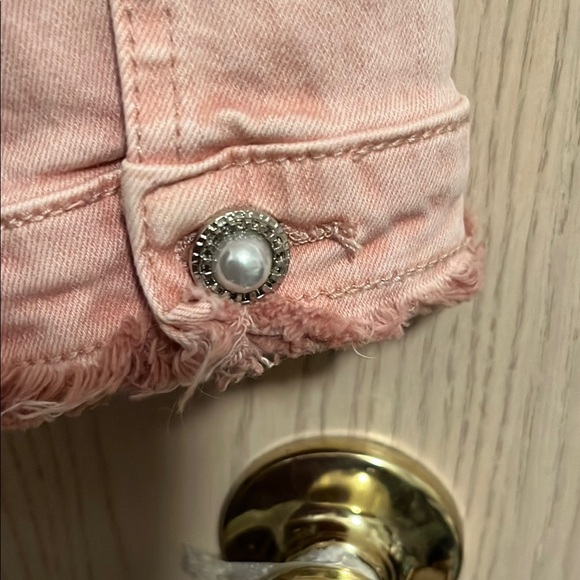 Stylish Pink Denim Jacket with Pearl Details - Picture 9 of 14
